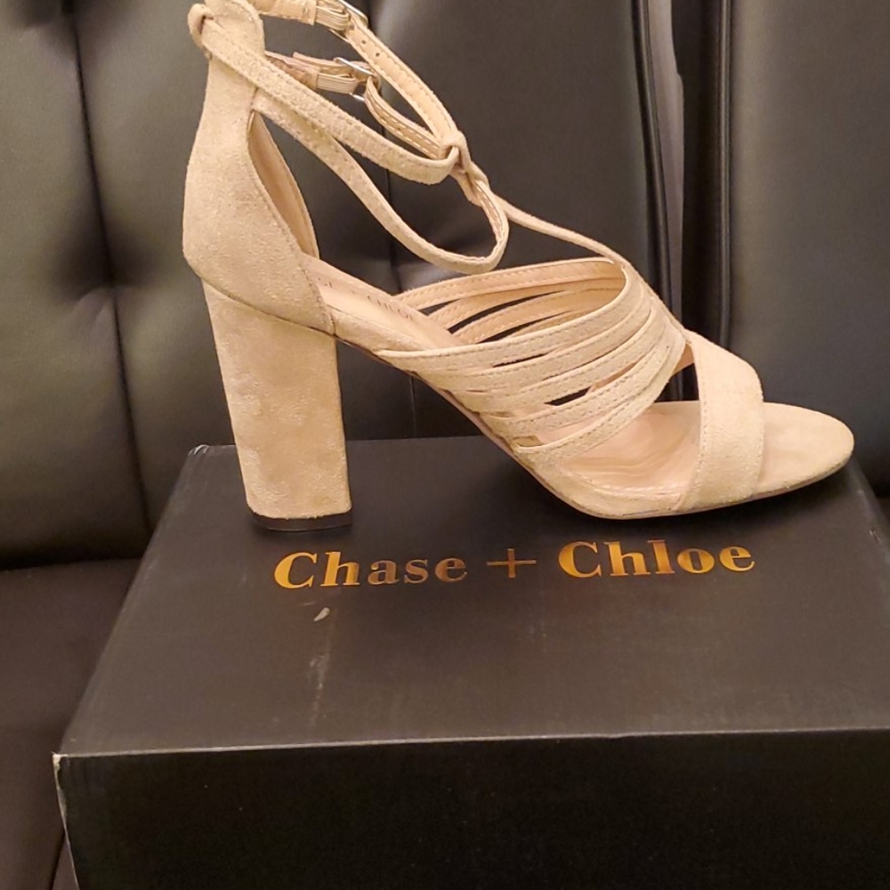 Heels - Picture 6 of 7